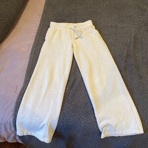 Aritzia sweatpants good condition, light green